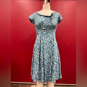 Chic Blue Floral Midi Dress